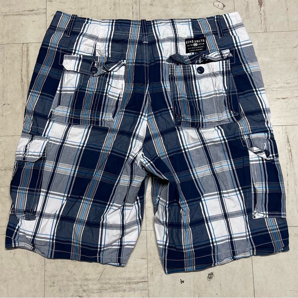 Ecko unlimited cargo shorts - Picture 2 of 4